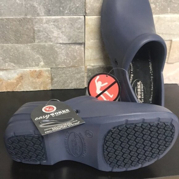 Easy Works by Easy Street Kris Slip Resistant Clog - Picture 5 of 5